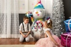 Globo Muñeco De Nieve Colores (139cm) 5 Globo Muñeco De Nieve Colores (139cm) -Tienda De Artículos Para Fiestas 0034770 globo muneco de nieve colores 139cm