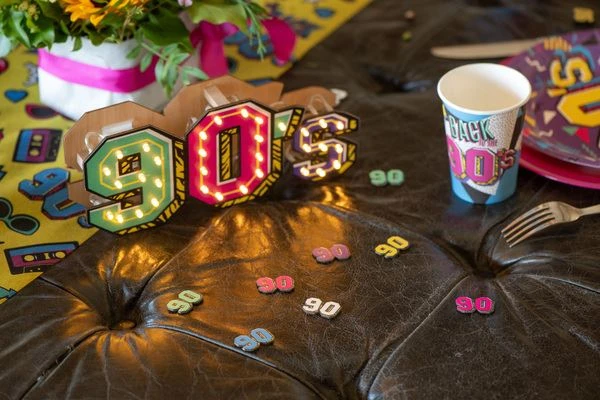 Letrero Fiesta Años 90 Con Luz (20cm) 2 Letrero Fiesta Años 90 Con Luz (20cm) - Imagen 2